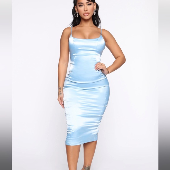 Fashion Nova satin midi dress. Worn once. Size XS - Picture 1 of 2